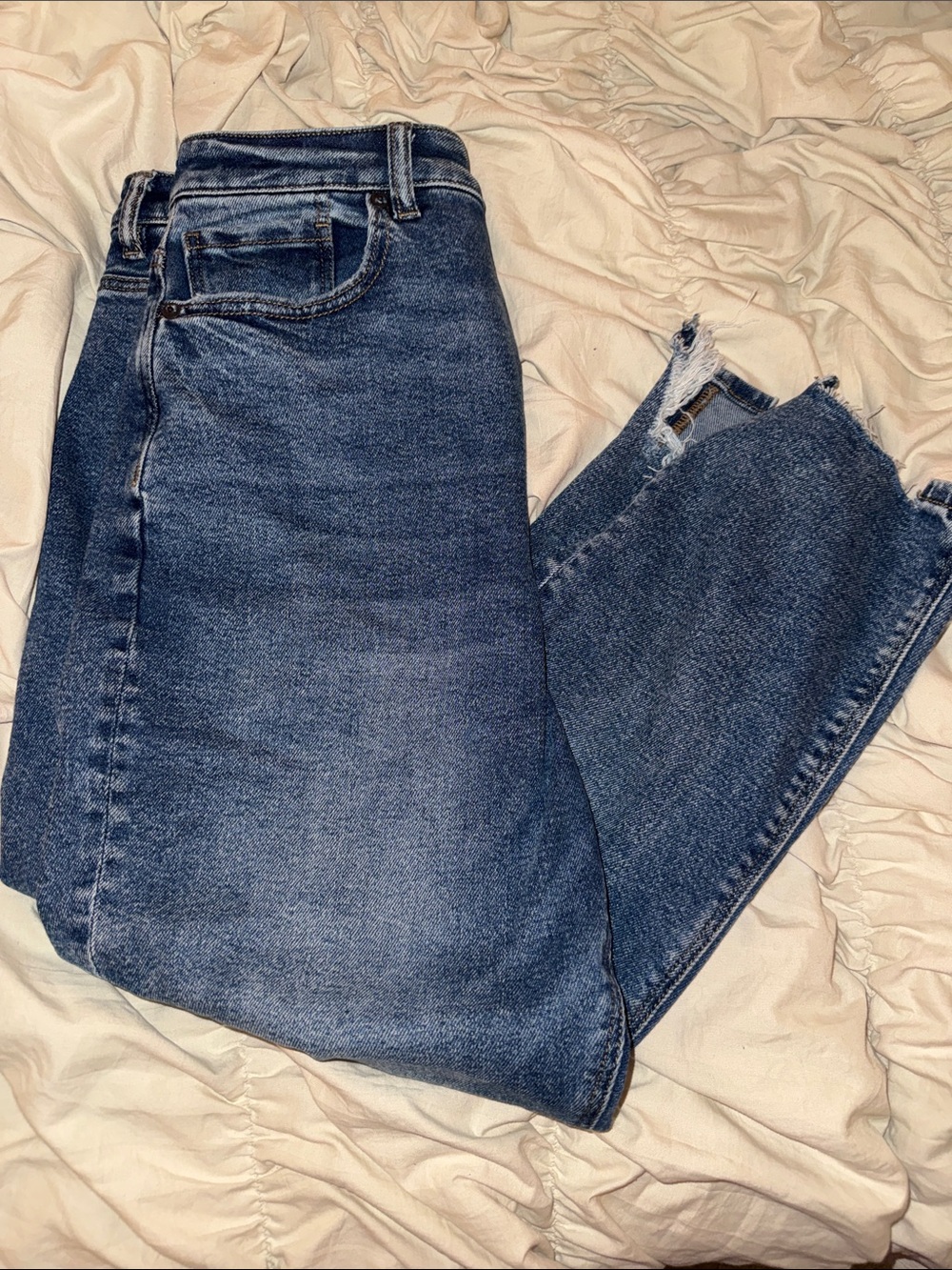 American Eagle Outfitters Dark Blue Cropped Jeans
